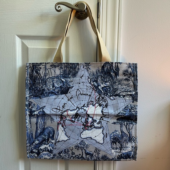 DIOR AROUND THE WORLD GWP VIP TOTE - Picture 2 of 7
